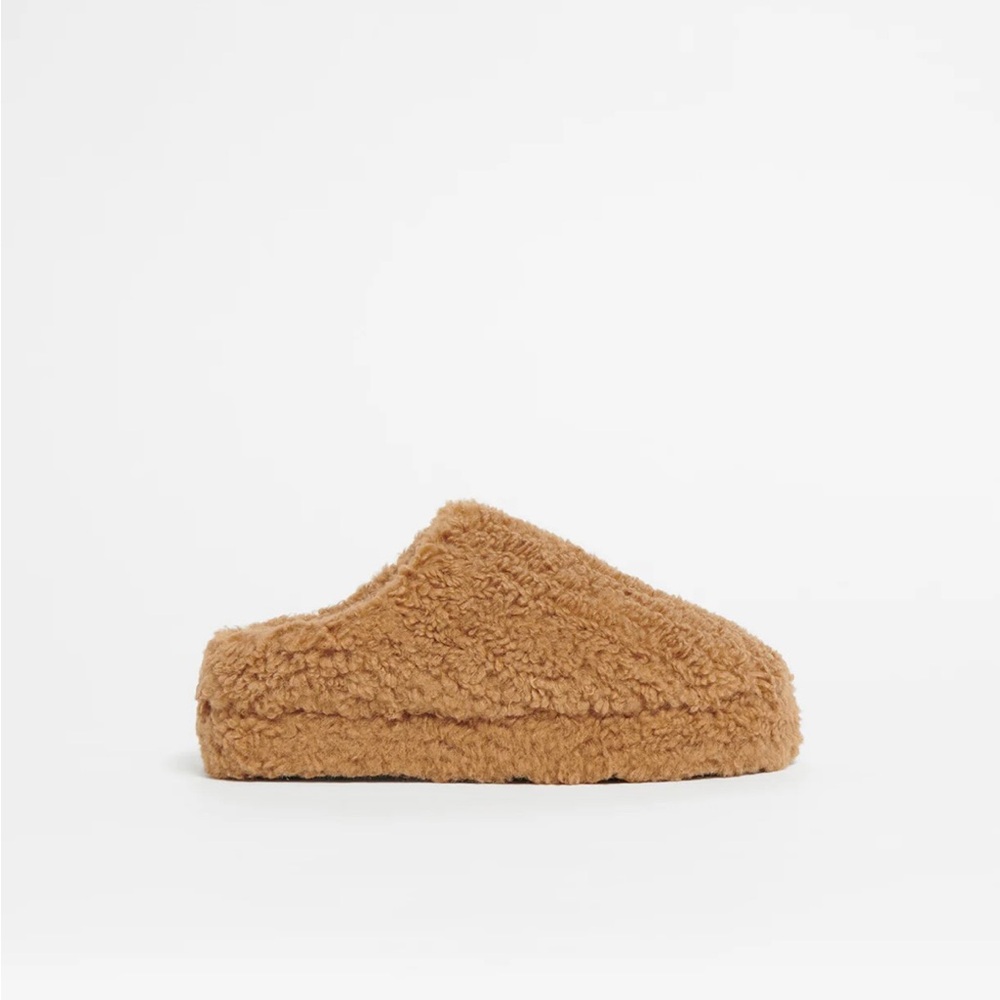 Apparis Tan Fuzzy Slippers